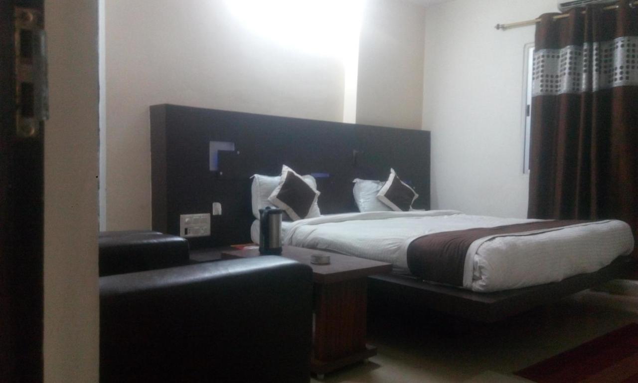 Hotel Priya Palace Ράντσι Εξωτερικό φωτογραφία