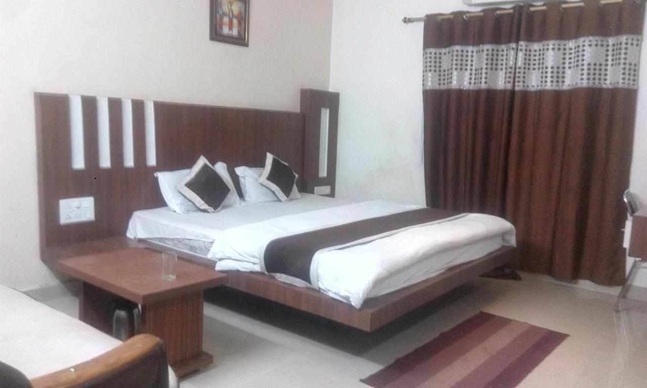 Hotel Priya Palace Ράντσι Εξωτερικό φωτογραφία