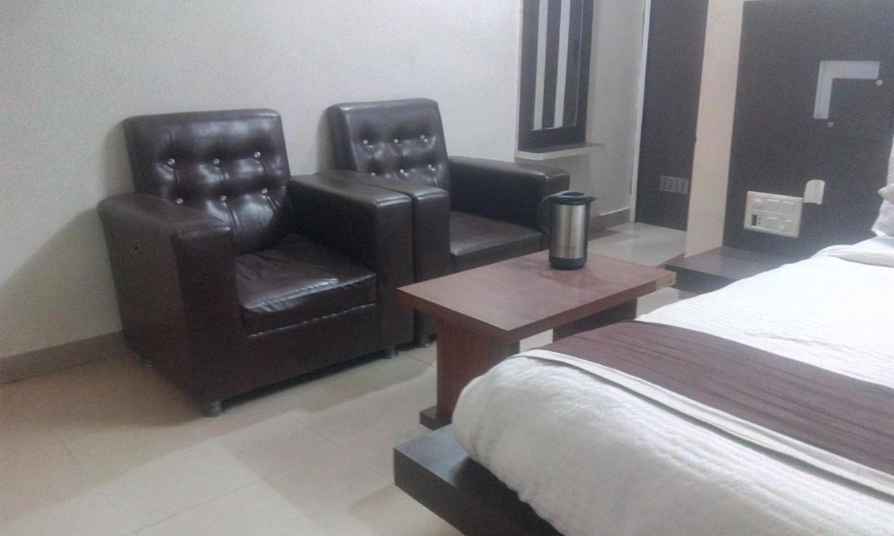 Hotel Priya Palace Ράντσι Εξωτερικό φωτογραφία